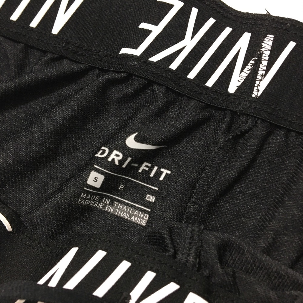 Nike DriFit training shorts, small black - Picture 5 of 10